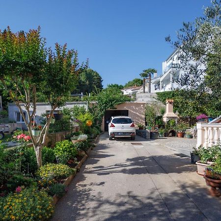 Apartment Studio Close To Sea Krk Town Exterior foto